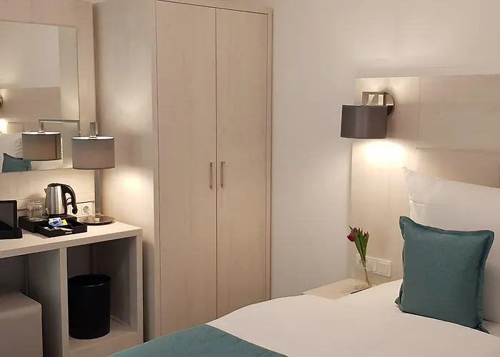 Apricot 3* Hamburg