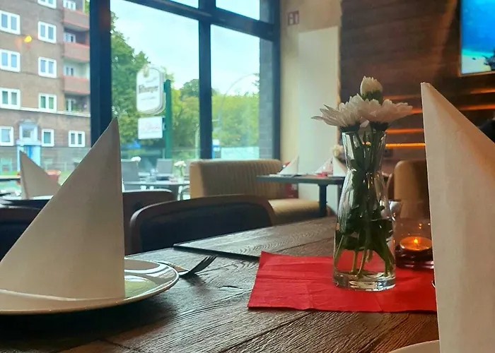 Apricot Hotel