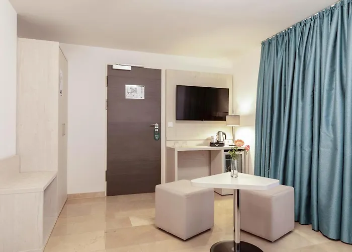 Hotel Apricot